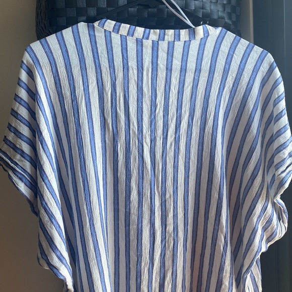 SOLD Striped white and blue H&M blouse size XL - Picture 5 of 6